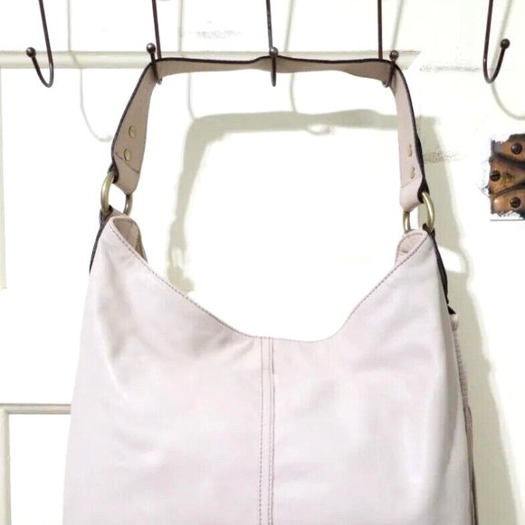 Tignanello Beige 100% Leather Large Shoulder Bag Purse Magnet Close Stud Bottom - Picture 14 of 16